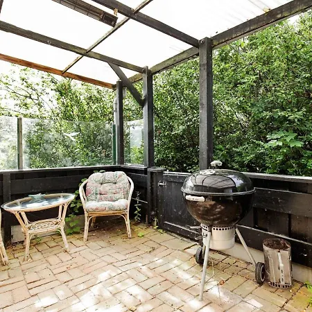Two-bedroom Holiday In 9 *
