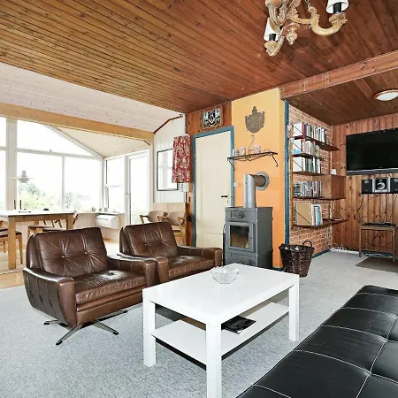 Two-bedroom Holiday In 9 * Vejby