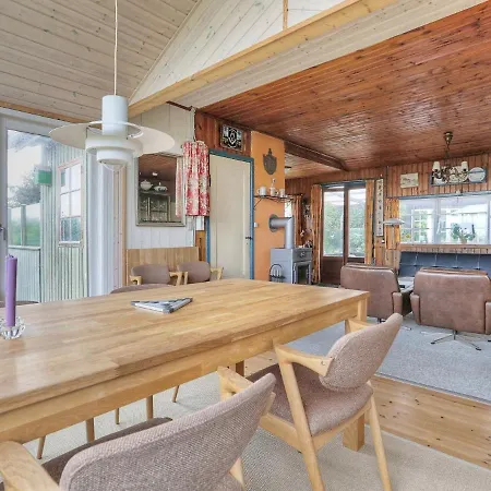 Two-bedroom Holiday In 9 * Vejby