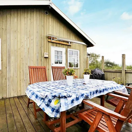 Two-bedroom Holiday In 9 Ferienhaus