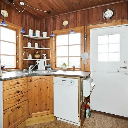 Two-bedroom Holiday In 9 *