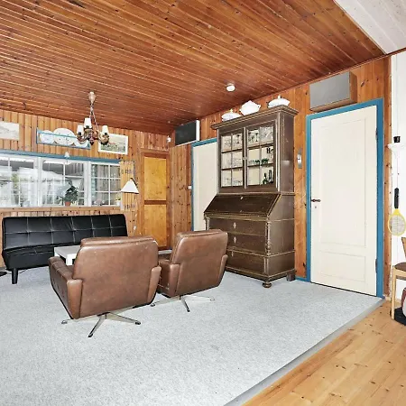 Ferienhaus Two-bedroom Holiday In 9 *